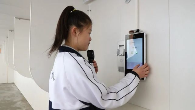 校园可视亲情电话：寄宿学生的温暖陪伴